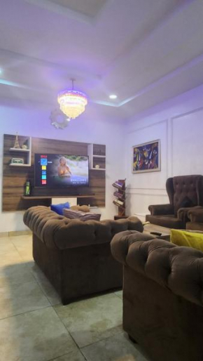 Option-4 Shortlet & Apartment